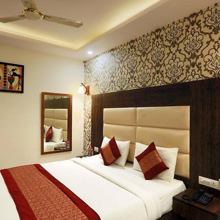 Hotel Qualia Suites At Delhi Airport New Delhi Exterior photo