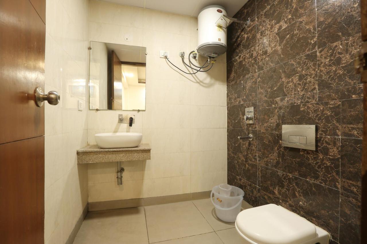Hotel Qualia Suites At Delhi Airport New Delhi Exterior photo