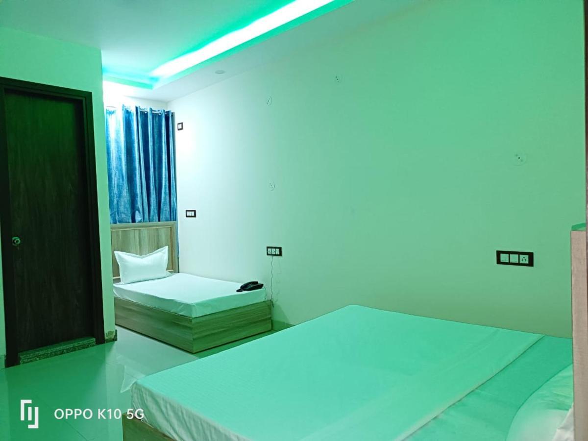 Hotel Qualia Suites At Delhi Airport New Delhi Exterior photo
