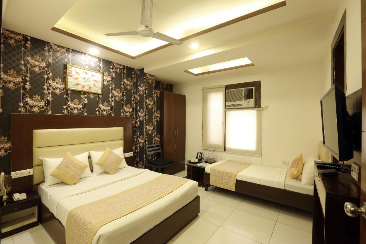 Hotel Qualia Suites At Delhi Airport New Delhi Exterior photo
